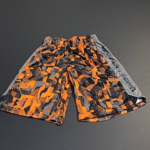 Boys Under Armour Microfiber Shorts size YSM
